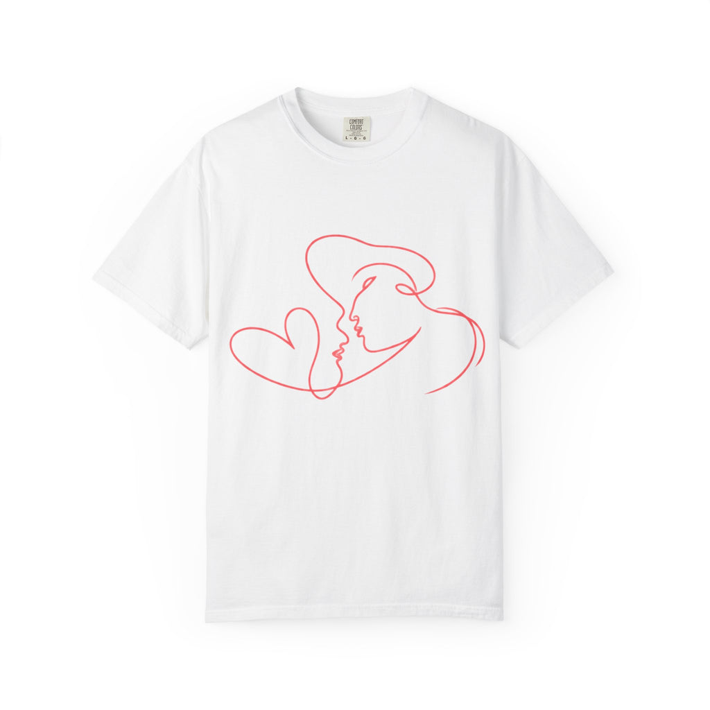 Minimalist Red Line Art Kiss T-Shirt