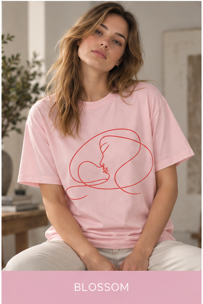 Minimalist Line Art 'Kissing Faces' T-Shirt
