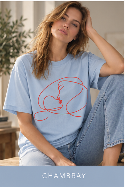 Minimalist Line Art 'Kissing Faces' T-Shirt