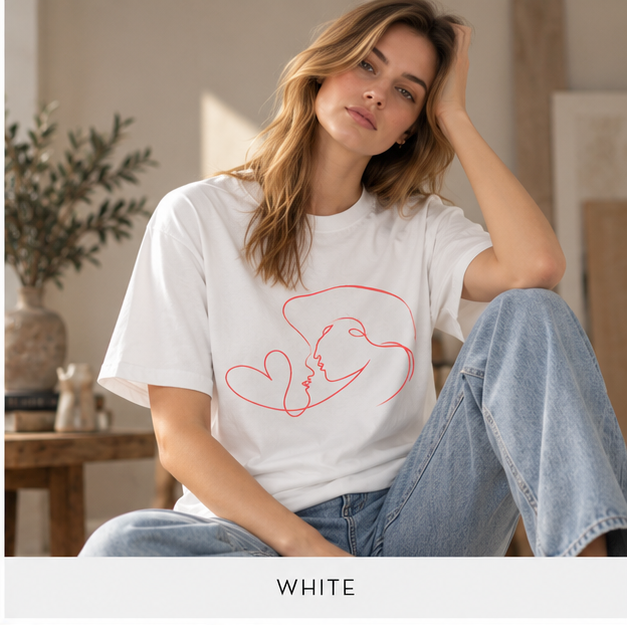 Minimalist Line Art Kiss Tee — Romantic Heart Couple Graphic T-Shirt