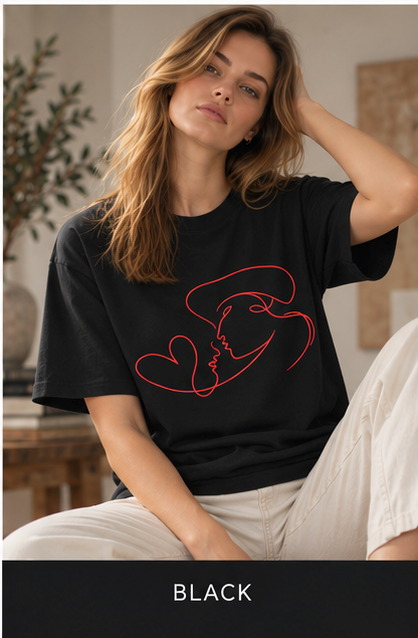Minimalist Red Line Art Kiss T-Shirt