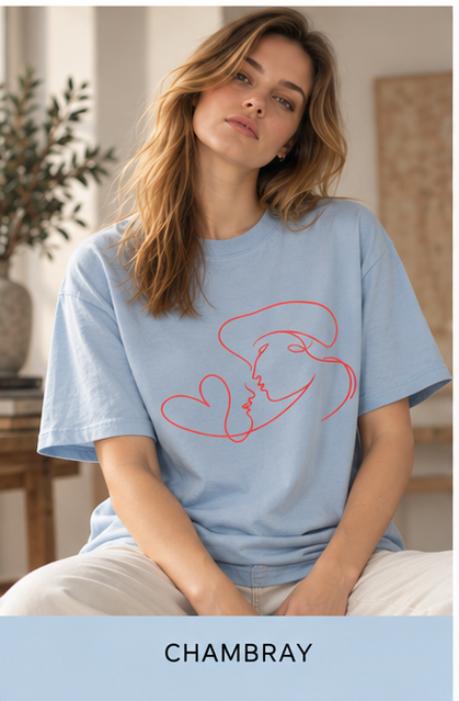 Minimalist Red Line Art Kiss T-Shirt
