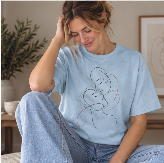 Kissing Line Art Tee — Minimal Couple Graphic T-Shirt