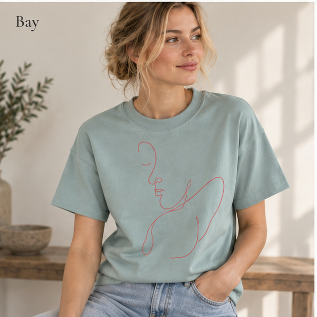 Minimal Line Art Face T-Shirt — Feminine Contour Graphic Tee
