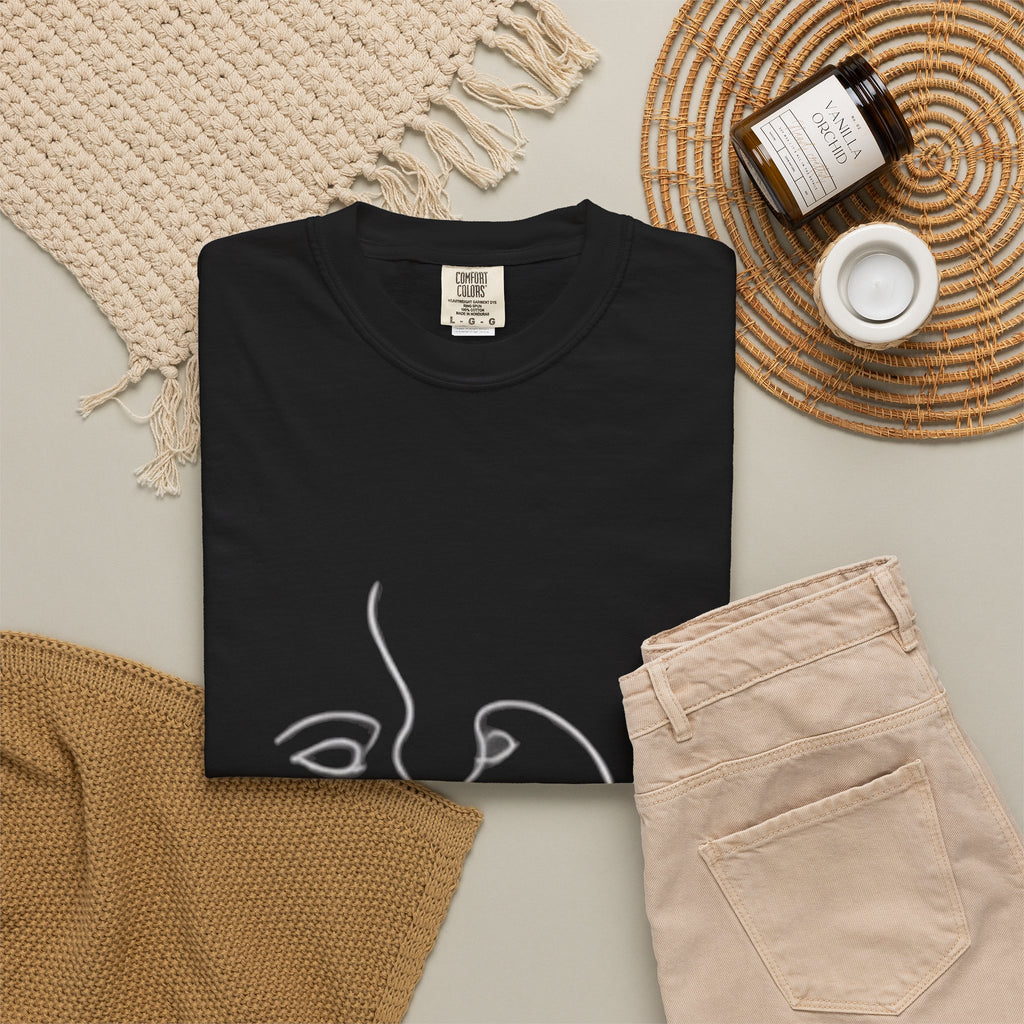 Minimal Line Art Kiss T-Shirt