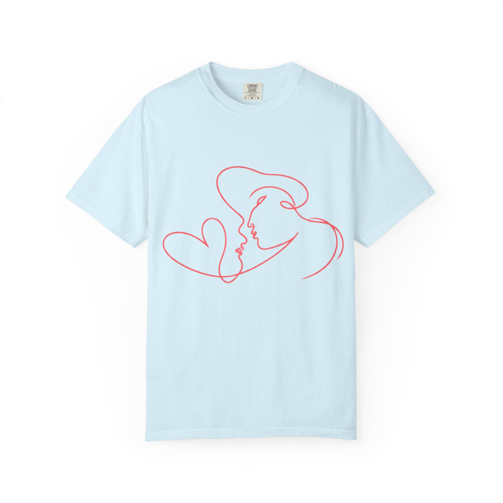 Minimalist Red Line Art Kiss T-Shirt