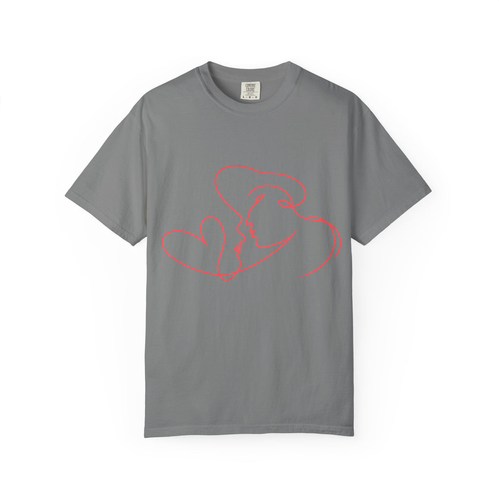 Minimalist Red Line Art Kiss T-Shirt