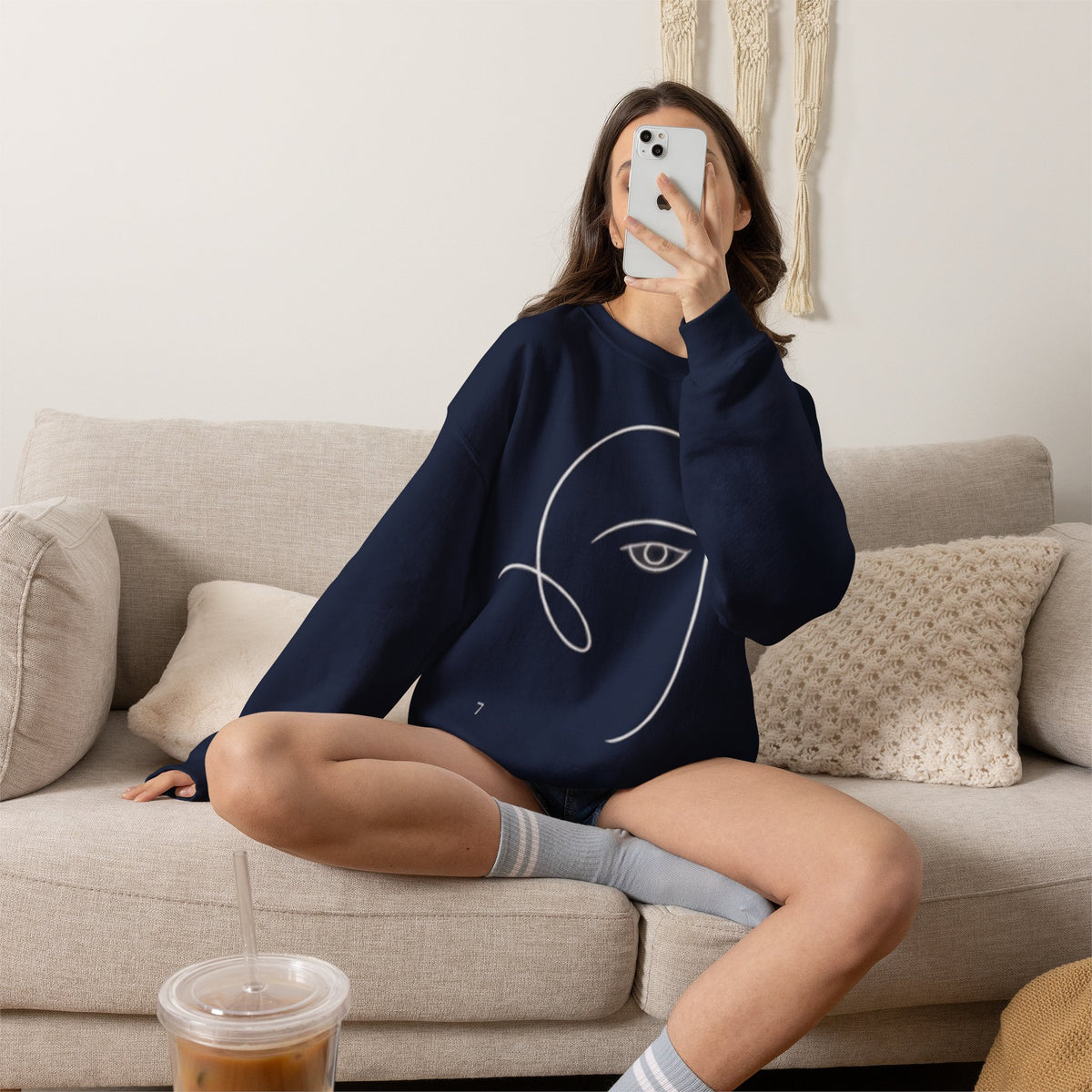 Minimal Line Art Face Sweatshirt – Abstract Portrait Crewneck