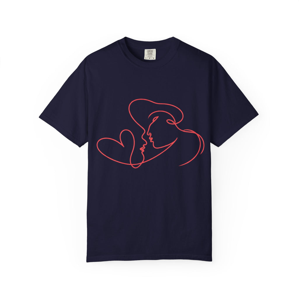 Minimalist Red Line Art Kiss T-Shirt