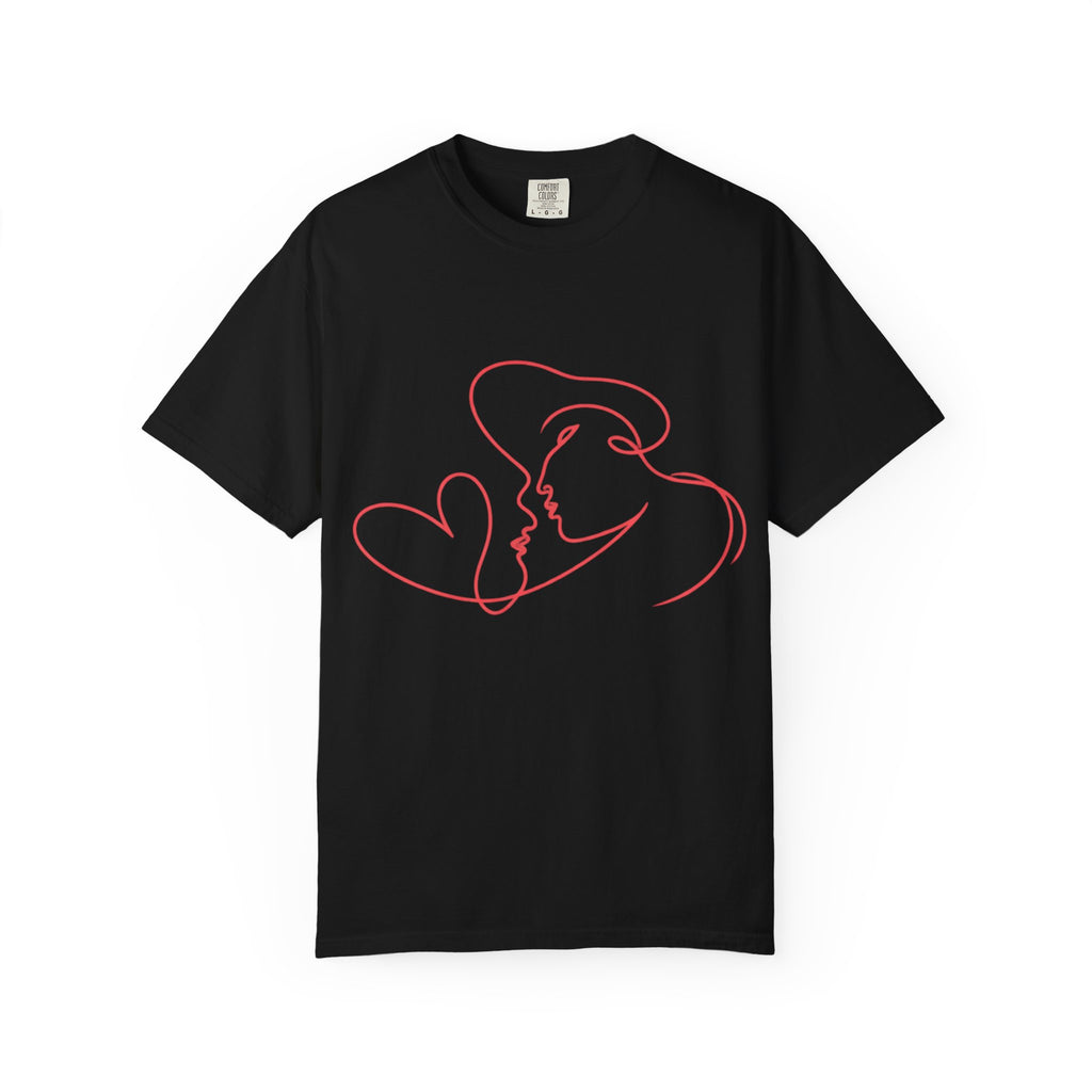 Minimalist Red Line Art Kiss T-Shirt